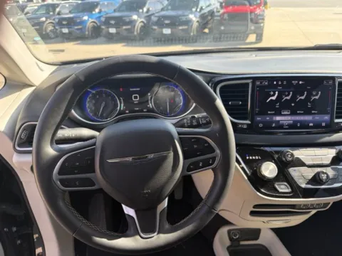 More photos of 2019 Jeep Cherokee High Altitude at MAG CDJR, MO