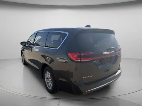 More photos of 2019 Jeep Cherokee High Altitude at MAG CDJR, MO