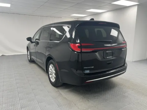 More photos of 2023 Chrysler Pacifica Touring L at MAG CDJR, MO