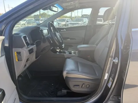 More photos of 2017 Kia Sportage SX Turbo at MAG CDJR, MO
