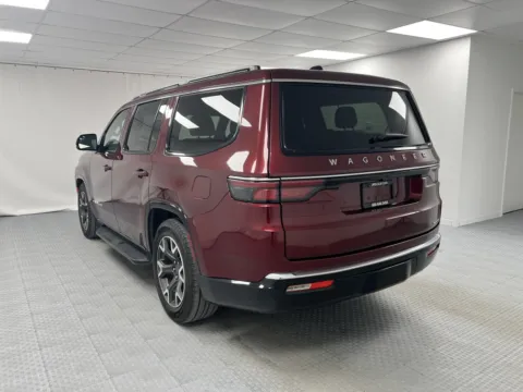 More photos of 2024 Jeep Wagoneer Series III at MAG CDJR, MO