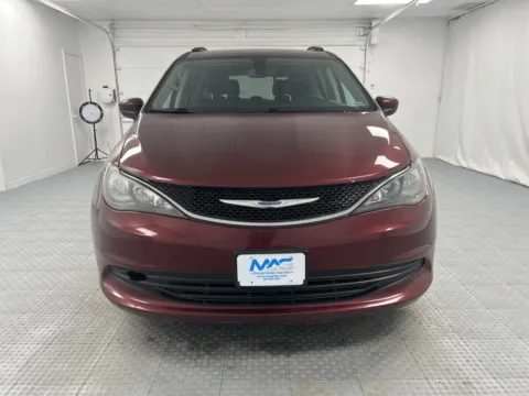 Photos of 2020 Chrysler Voyager LXI for sale in Chillicothe, MO at MAG CDJR