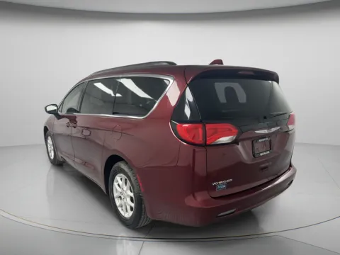 More photos of 2020 Chrysler Voyager LXI at MAG CDJR, MO