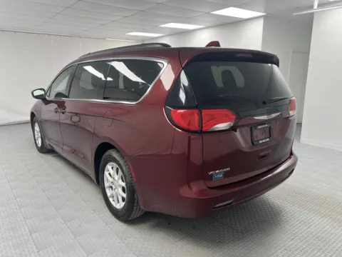 More photos of 2020 Chrysler Voyager LXI at MAG CDJR, MO