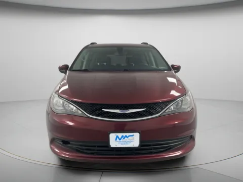 Photos of 2020 Chrysler Voyager LXI for sale in Chillicothe, MO at MAG CDJR