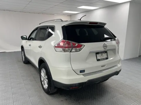 More photos of 2016 Nissan Rogue SV at MAG CDJR, MO