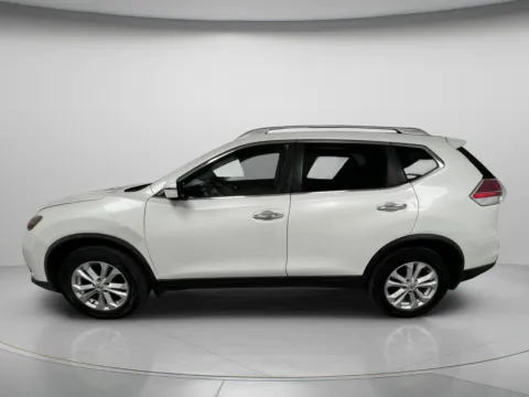 More photos of 2016 Nissan Rogue SV at MAG CDJR, MO