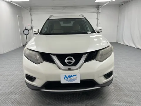 Photos of 2016 Nissan Rogue SV for sale in Chillicothe, MO at MAG CDJR