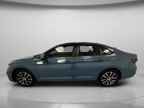 More photos of 2025 Volkswagen Jetta SE at MAG CDJR, MO