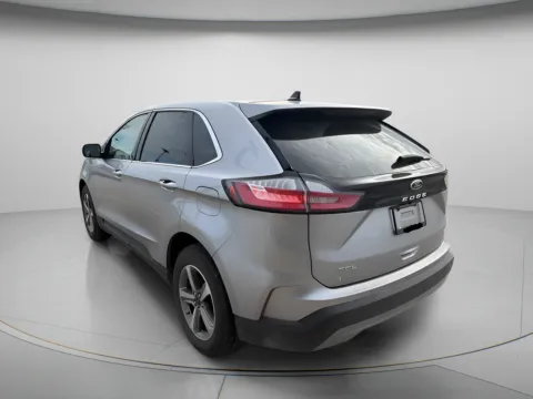 More photos of 2022 Ford Edge SEL at MAG CDJR, MO