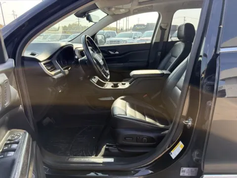 More photos of 2021 GMC Acadia Denali at MAG CDJR, MO