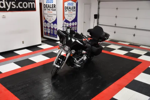 More photos of 2021 Harley Davidson FLHC Heritage Classic at MAG CDJR, MO