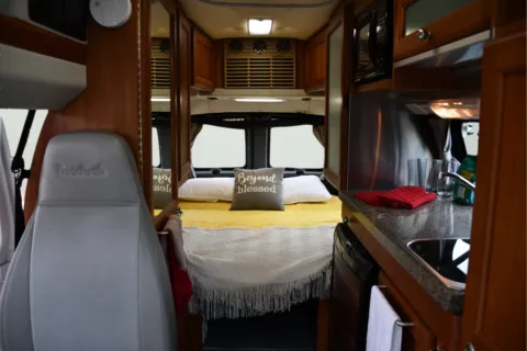 Photos of 2010 Roadtrek Express Camper Van Popular 190 for sale in Chillicothe, MO at MAG CDJR