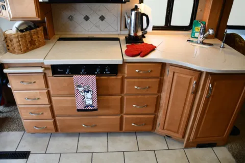 Photos of 2007 Winnebago Tour 40TD for sale in Chillicothe, MO at MAG CDJR