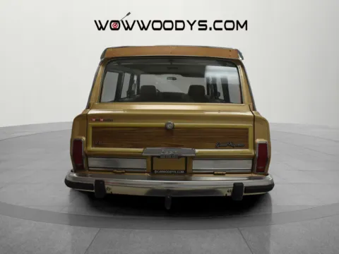 More photos of 1987 Jeep Grand Wagoneer 4dr Wagon at MAG CDJR, MO