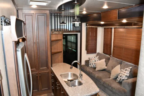 Photos of 2016 Keystone Fuzion 403 for sale in Chillicothe, MO at MAG CDJR