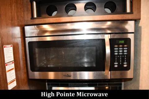 More photos of 2016 Keystone Fuzion 403 at MAG CDJR, MO