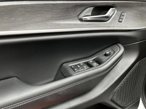 More photos of 2025 Jeep Grand Cherokee L Limited at MAG CDJR, MO