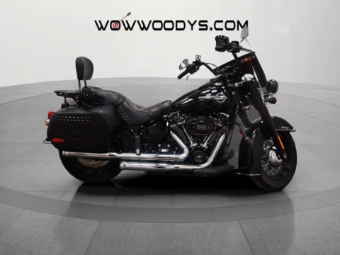 More photos of 2018 Harley-Davidson Softail Heritage Classic 114 at MAG CDJR, MO