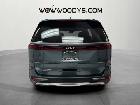More photos of 2022 Kia Carnival SX at MAG CDJR, MO