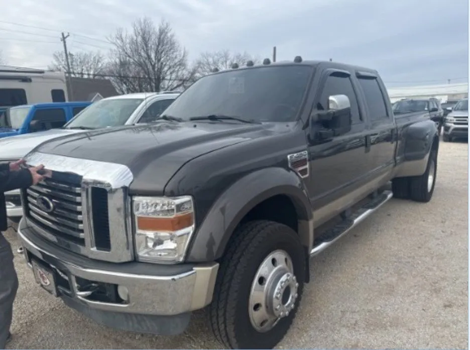 Unknown 2008 Ford Super Duty F-450 DRW Lariat for sale in Chillicothe, MO