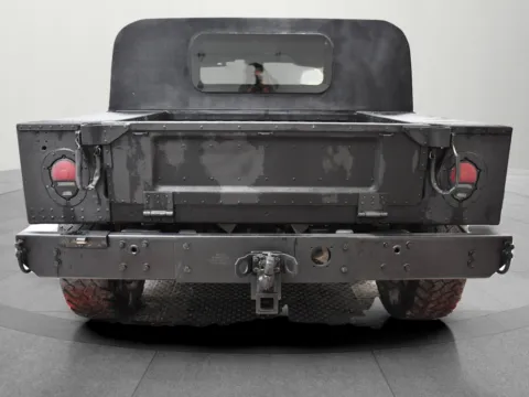 More photos of 1987 AM General Hummer at MAG CDJR, MO