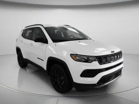 Photos of 2026 Jeep Compass Latitude for sale in Chillicothe, MO at MAG CDJR