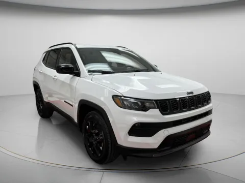 Photos of 2026 Jeep Compass Latitude for sale in Chillicothe, MO at MAG CDJR
