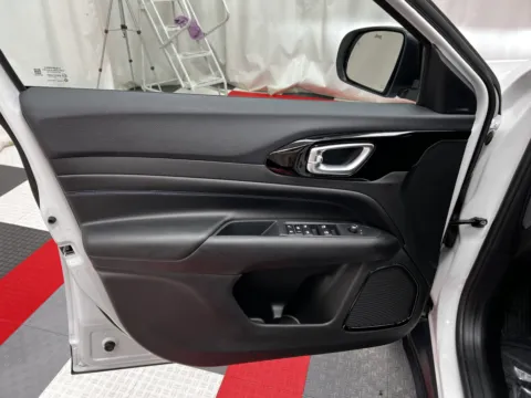 More photos of 2026 Jeep Compass Latitude at MAG CDJR, MO