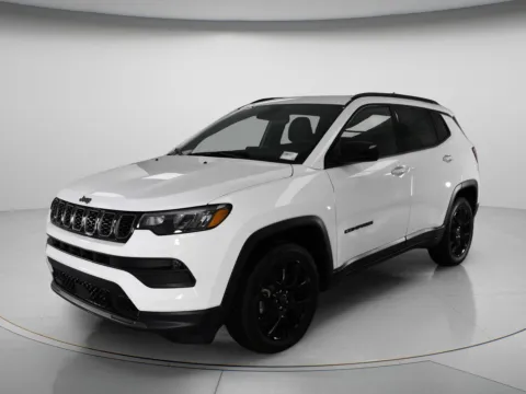 More photos of 2026 Jeep Compass Latitude at MAG CDJR, MO