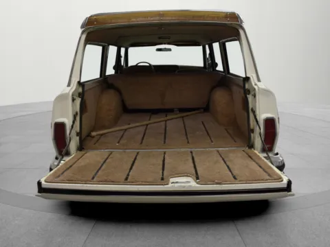 More photos of 1984 Jeep Grand Wagoneer Grand at MAG CDJR, MO