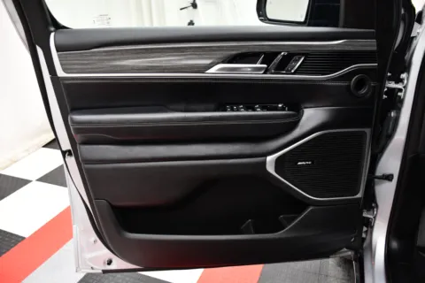 More photos of 2023 Jeep Wagoneer L Series II at MAG CDJR, MO