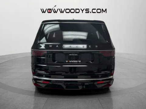 More photos of 2023 Jeep Wagoneer 4x4 at MAG CDJR, MO