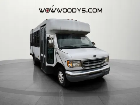 Another view of 1999 Ford E SUPER DUTY SHUTTLE Standard for sale in Chillicothe, MO at MAG CDJR