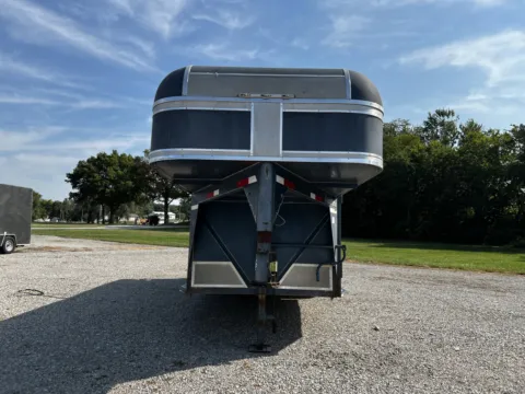 Another view of 1999 Ponderosa Horse Trailer for sale in Chillicothe, MO at MAG CDJR