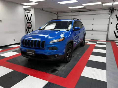 Photos of 2018 Jeep Cherokee Latitude for sale in Chillicothe, MO at MAG CDJR