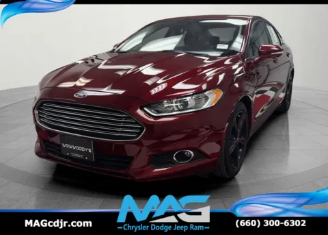 Red 2016 Ford Fusion SE for sale in Chillicothe, MO
