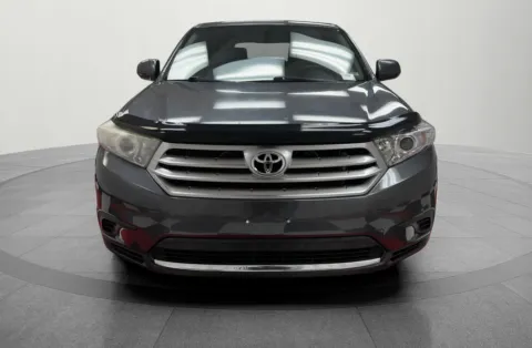 Another view of 2012 Toyota Highlander for sale in Chillicothe, MO at MAG CDJR