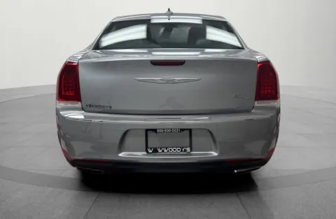 More photos of 2017 Chrysler 300 C at MAG CDJR, MO