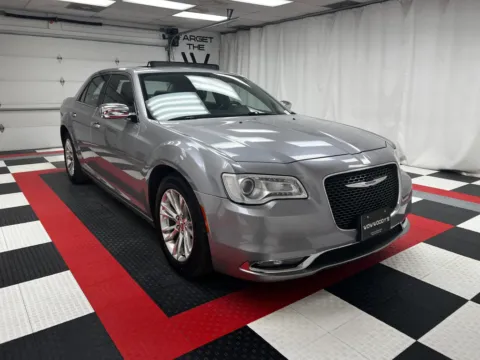 More photos of 2017 Chrysler 300 C at MAG CDJR, MO