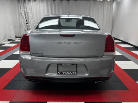 More photos of 2017 Chrysler 300 C at MAG CDJR, MO