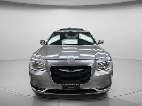 Another view of 2017 Chrysler 300 C for sale in Chillicothe, MO at MAG CDJR