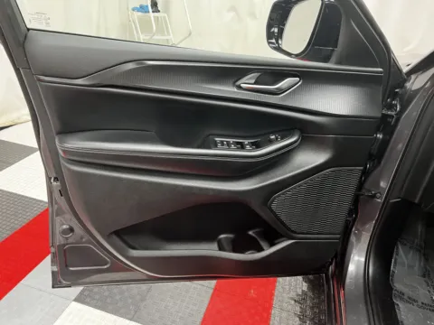 More photos of 2023 Jeep Grand Cherokee L Altitude at MAG CDJR, MO