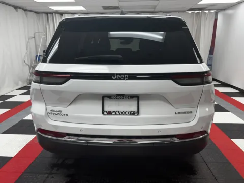 More photos of 2024 Jeep Grand Cherokee Laredo at MAG CDJR, MO