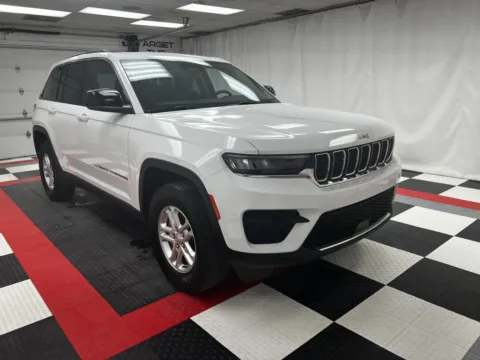 Another view of 2024 Jeep Grand Cherokee Laredo for sale in Chillicothe, MO at MAG CDJR