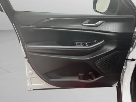 More photos of 2024 Jeep Grand Cherokee Laredo at MAG CDJR, MO