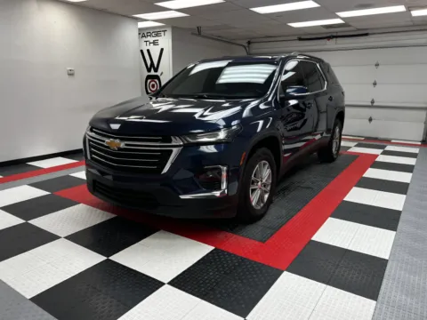 Photos of 2022 Chevrolet Traverse LT Cloth for sale in Chillicothe, MO at MAG CDJR