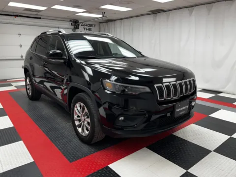 More photos of 2020 Jeep Cherokee Latitude Plus at MAG CDJR, MO