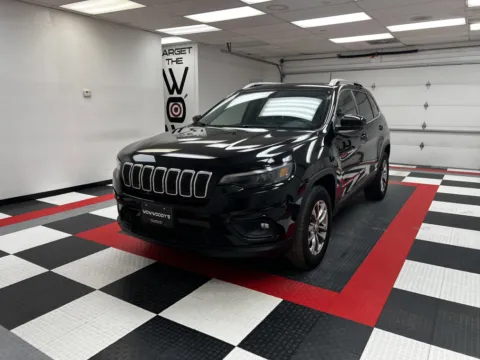 Photos of 2020 Jeep Cherokee Latitude Plus for sale in Chillicothe, MO at MAG CDJR
