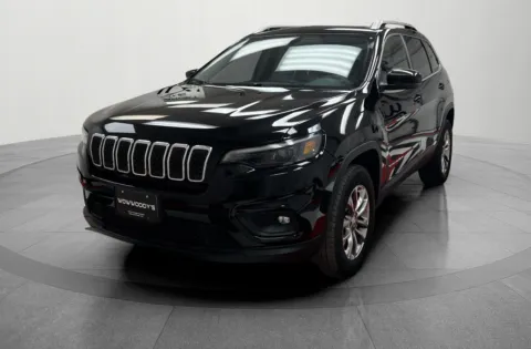 Photos of 2020 Jeep Cherokee Latitude Plus for sale in Chillicothe, MO at MAG CDJR